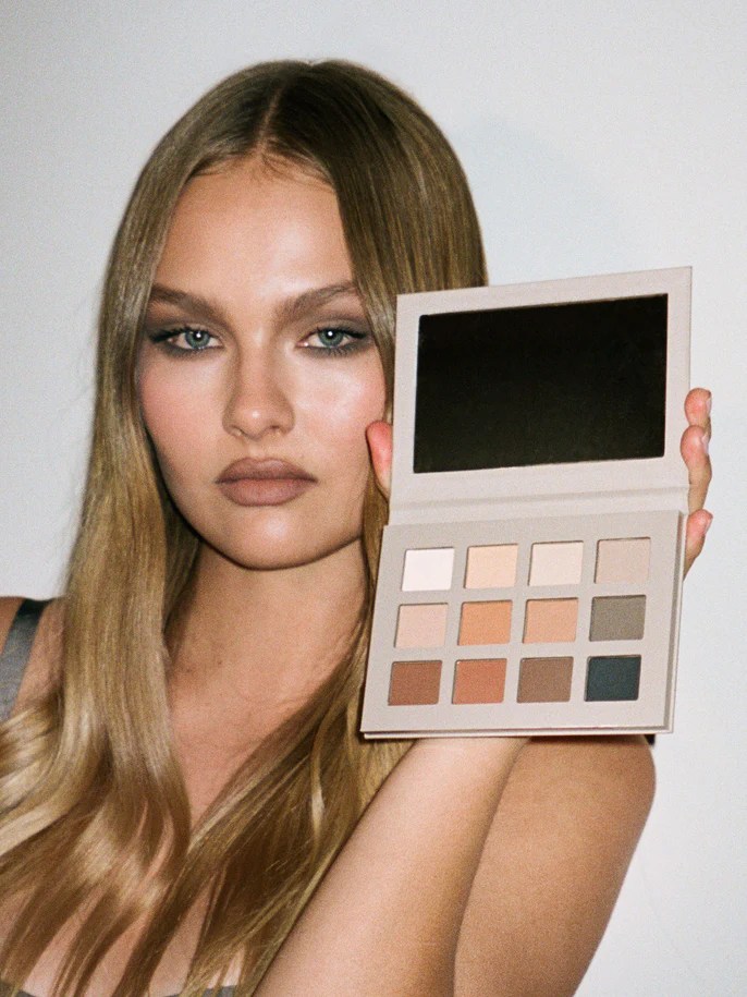 SKKN BY KIM – CLASSIC MATTES EYESHADOW PALETTE - Image 6