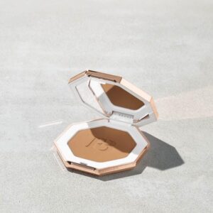 FENTY BEAUTY – SUN STALK’R INSTANT WARMTH BRONZER (Shade – Bajan Gyal)