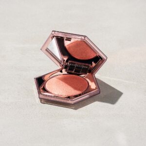 Fenty Beauty – DIAMOND BOMB ALL-OVER DIAMOND VEIL (SHADE – ROSE RAVE)